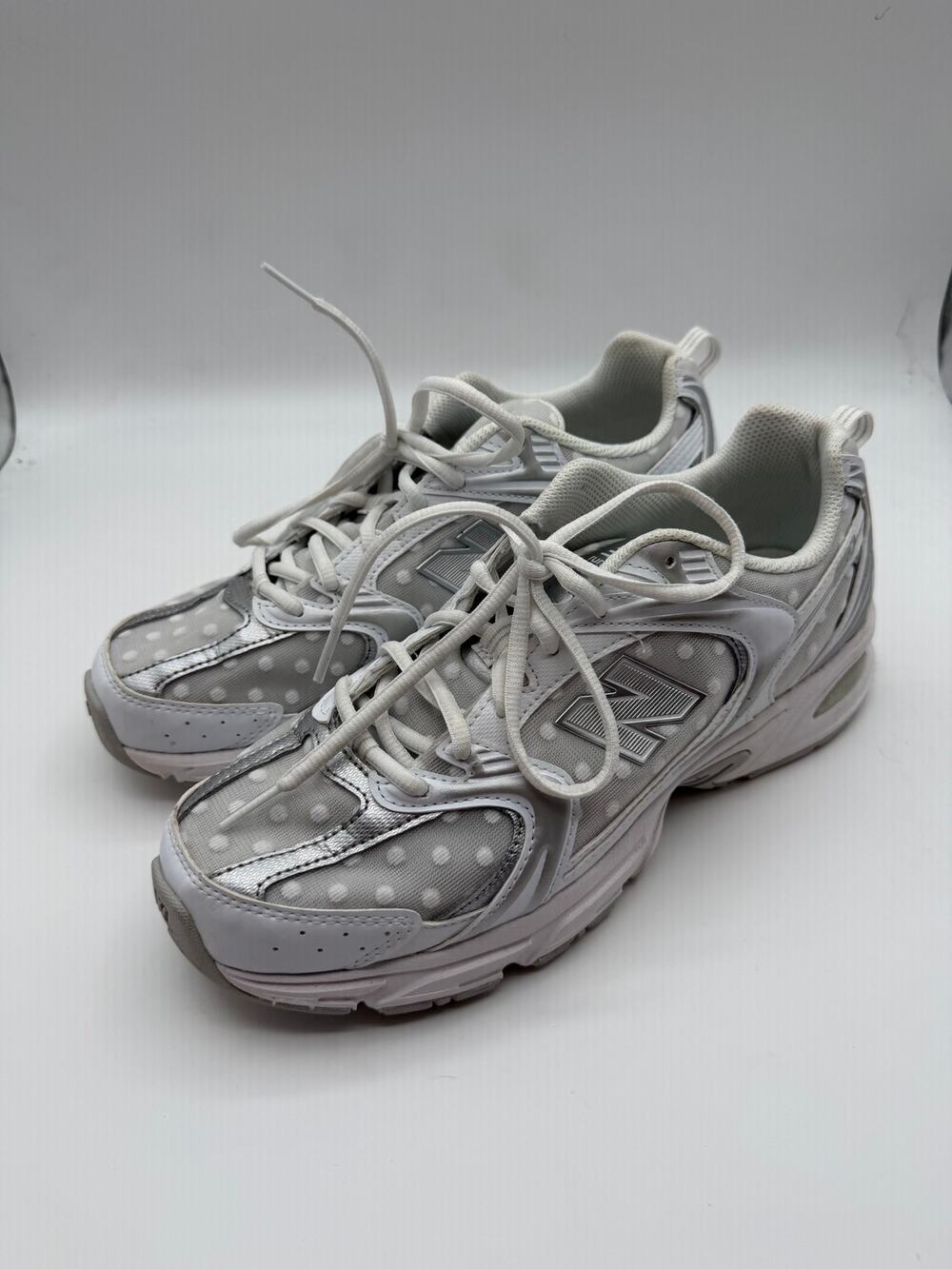 New Balance 530 White/Silver Metallic Polka Dots Shoe Sneaker Size 10